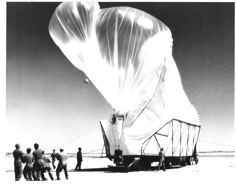 File:Launch of MOBY DICK balloon.png