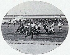 Abel Albert (u míče) v utkání Francie-Německo na Olympijských hrách 1909