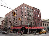 Lombardi's Pizza de 1905, du quartier Little Italy de Manhattan à New York, reconnue plus ancienne pizzeria des États-Unis.