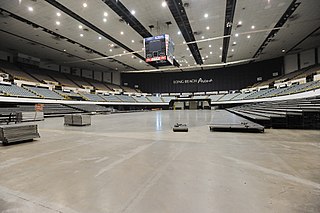 File:The Blue Ice at Long Beach Arena (4281150126).jpg - Wikimedia