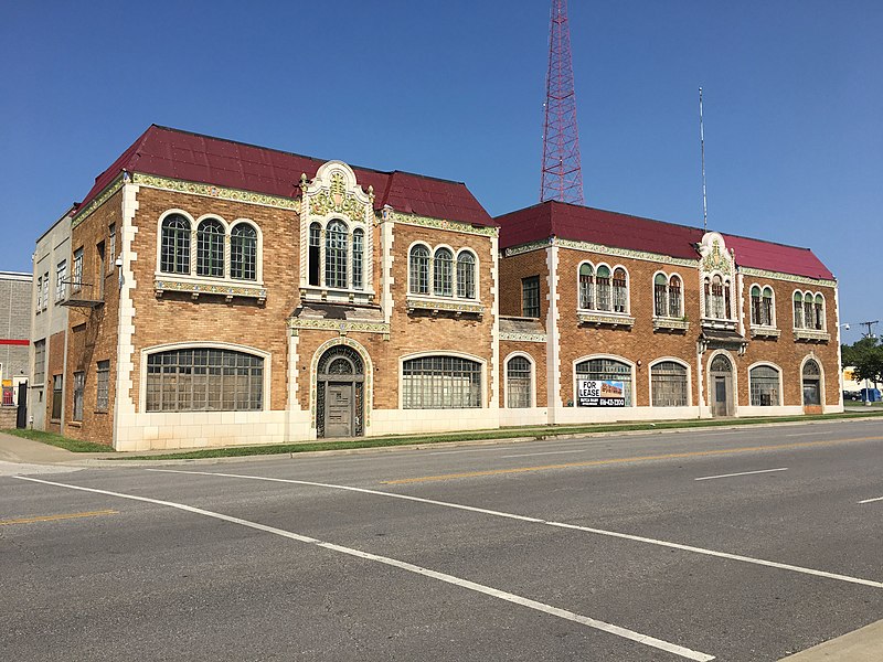 File:Luzier Special Formula Laboratories Building KCMO.jpg