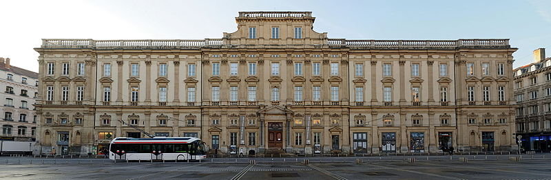 File:Lyon - façade du musée des beaux arts - 01.jpg