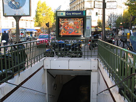 Métro Guy Môquet 2452.JPG