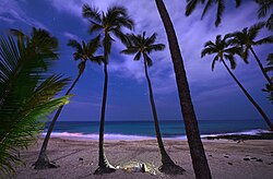 La'aloa Bay, also known as Magic Sands Beach, on Christmas night, 2015