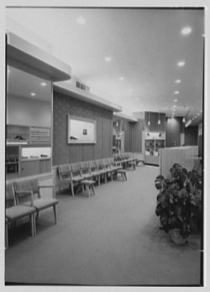 File:Manhasset Bootery, business at 505 Plandome Rd., Manhasset, Long Island. LOC gsc.5a15273.tif