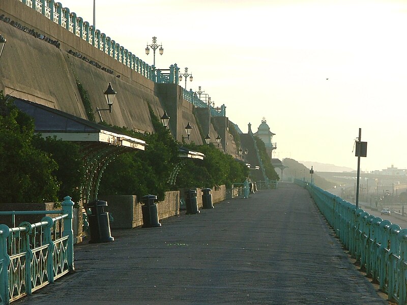 File:Marine Parade, Brighton in the morning-62749081.jpg