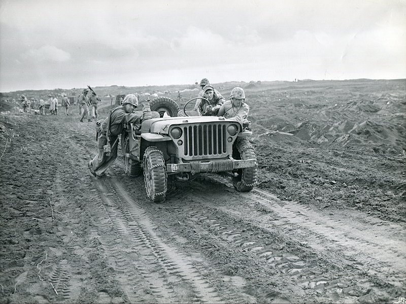 File:Marines Pushing Jeep through Sand, Iwo Jima, 1945.jpg