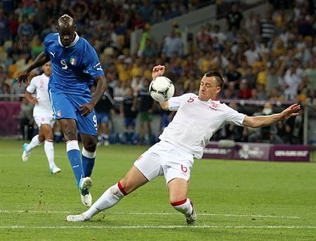 Tập_tin:Mario_Balotelli_and_John_Terry_England-Italy_Euro_2012.JPG