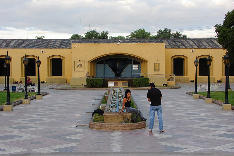 File:Mendoza - Argentina (14105149653).jpg