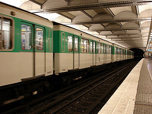 Metro Paris - Ligne 5 - station Breguet - Sabin 02