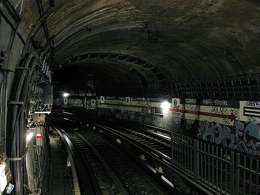 Metro de Paris - Ligne 4 - Odeon - Tunnel