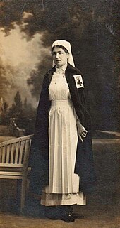 Asistentă medicală SSBM (Société de Secours aux Blessés Militaires) fondată în 1864, strămoșul Crucii Roșii.  1914-1918.