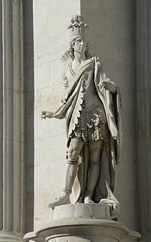 Statue of Emperor Moctezuma II, carved into the Royal Palace of Madrid in Spain. Moctezuma-1520.jpg