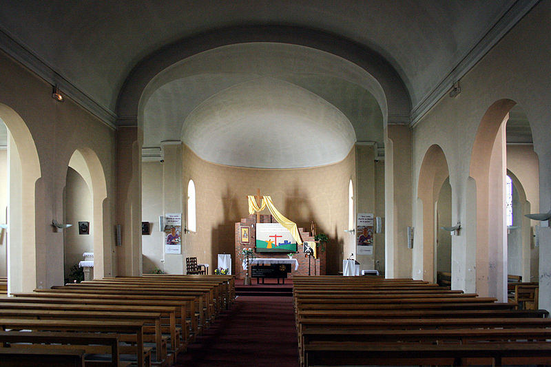 File:Montchanin - Eglise (2).JPG