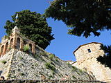 Montebello: Murs du château castello