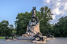 Monument to Admiral Makarov in Kronstadt 01.jpg