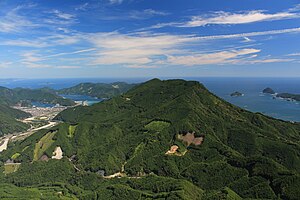 便石山の象の背から望む天狗倉山と馬越峠（2015年9月19日）