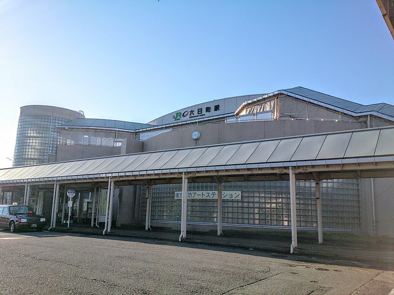 File:Muikamachi Station 2018,12-13.jpg