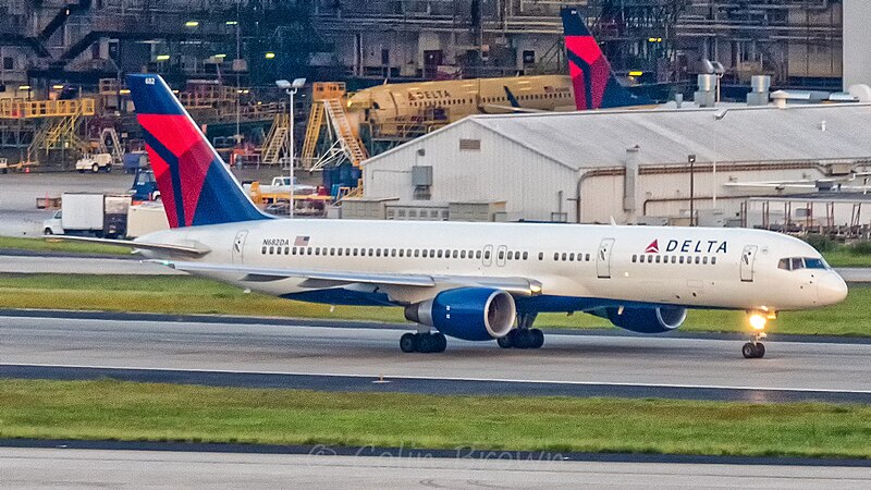 File:N682DA - Boeing 757-232 - Delta Air Lines.jpg