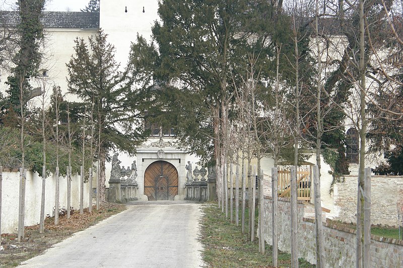 File:NOE Niederleis Schloss2.jpg