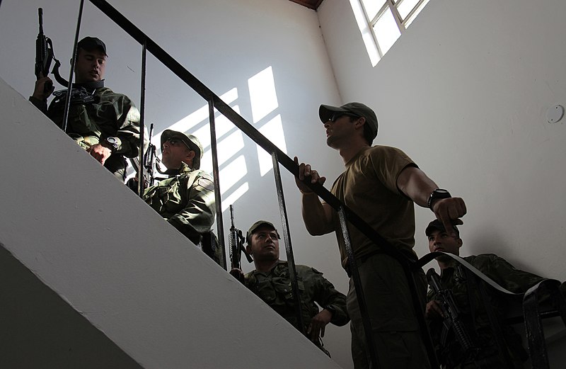 File:Naval Special Warfare troops train with elite Brazilian Unit during Joint training DVIDS280904.jpg