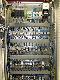 Neat wiring (505650307).jpg