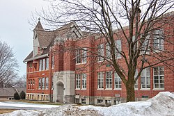 مدرسه دولتی و دبیرستان New Glarus.jpg