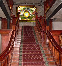 Escalera en la bodega de Coppola.