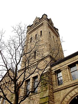 University Hall was built in 1893 on the academic quad featuring Neoromanesque architecture. OWUGrayChapel2.jpg