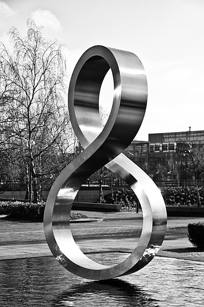 File:Octo Sculpture and Reflecting Pool.jpg