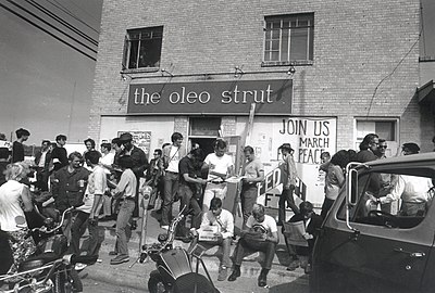 The Oleo Strut antiwar GI coffeehouse in 1971 was supported by USSF. Photo by Alan Pogue Oleo Strut by Alan Pogue 1971.jpg