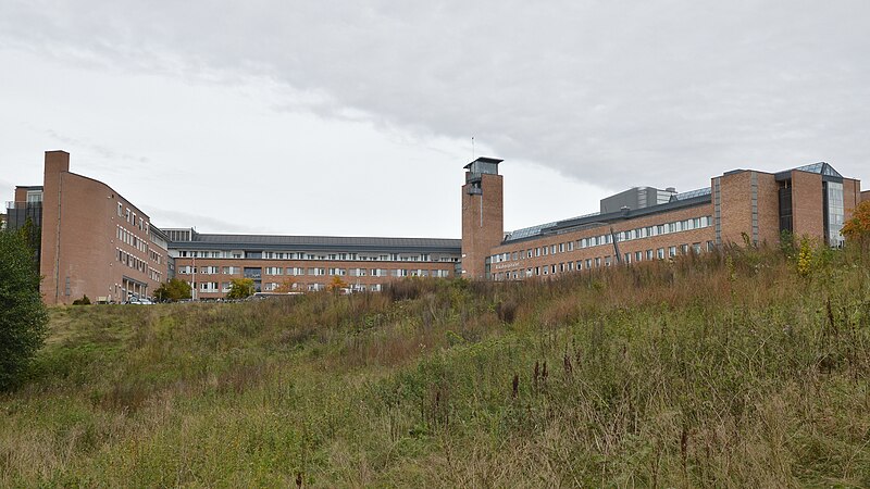 File:Oslo University Hospital, Rikshospitalet - Oslo, Norway 2020-09-25.jpg