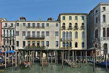 Palazzo e Palazzetto Dandolo Canal Grande Venezia.jpg