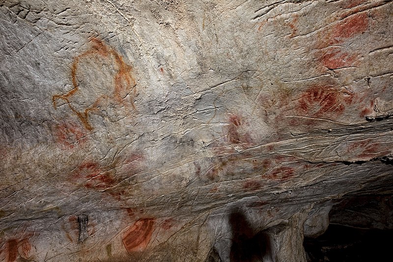 File:Panel de manos de la cueva del Castillo.jpg