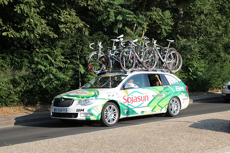 File:Passage du Tour de France 2013 à Saint-Rémy-lès-Chevreuse 49.jpg