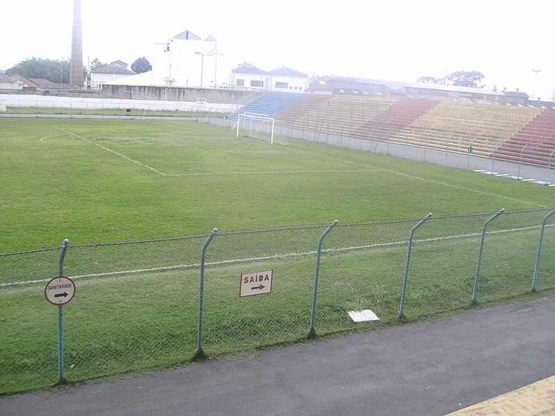 File:Patinhas esteve aqui - Estadio união de Mogi 1 - panoramio.jpg