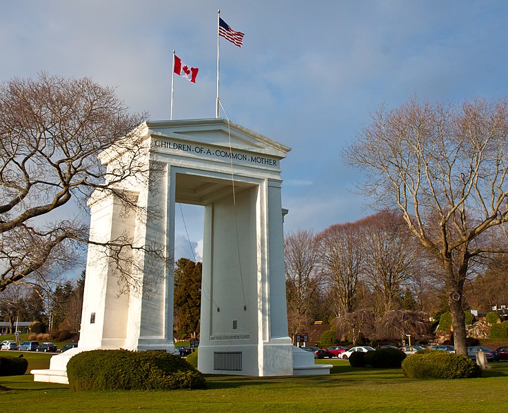 File:Peace arch Canada-US border.jpg