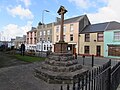 Válečný památník Pembroke Dock - geograph.org.uk - 4397627.jpg