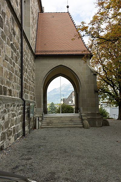 File:Pfarrkirche, Schaan (1Y7A2259).jpg