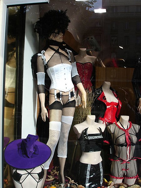 File:Pigalle shop 1.jpg