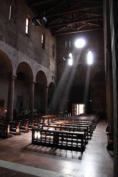 File:Pisa, chiesa di San Michele in Borgo (10).jpg