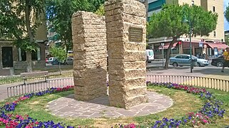 Plaza de Blas Infante, piedras monumento en memoria de Blas infante, donde se celebra el 28 de febrero el día de Andalucía