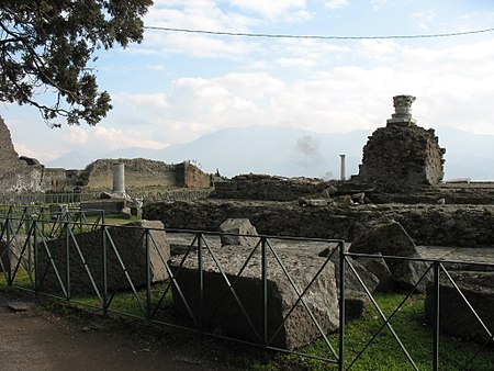 Tập_tin:Pompeii_-_Temple_of_Venus.jpg