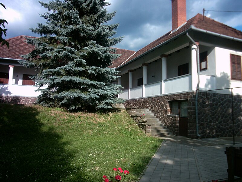 File:Práff Mansion, Bükkszék2.JPG