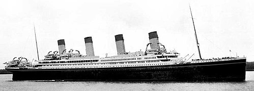 Representación artistica do Britannic como buque de transporte civil.