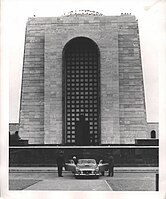 ضريح رضا بهلوي قبل الثورة الإيرانية (تم هدم الضريح عام 1979 )