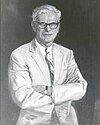 Robert C. Seamans (izquierda)