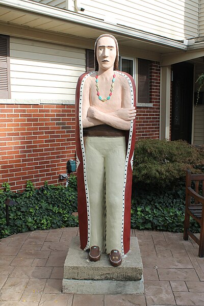 File:Royal Oak Resident Statue.JPG