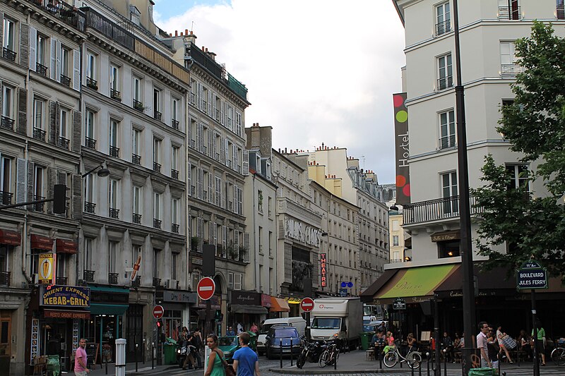 File:Rue du Faubourg-du-Temple and Rue de la Fontaine-au-Roi, Paris 30 June 2012.jpg