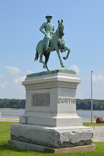 Equestrian statue on the Keokuk riverfront